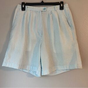 AW golf by Allyson Whitmore sear sucker shorts